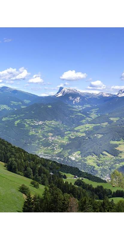 Hotel Sambergerhof above Villanders